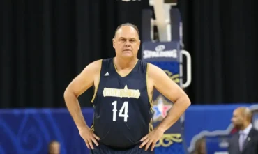 Oscar deixa legado histórico no basquete após morte aos 68 anos
