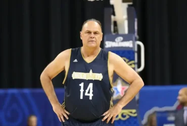 Oscar deixa legado histórico no basquete após morte aos 68 anos