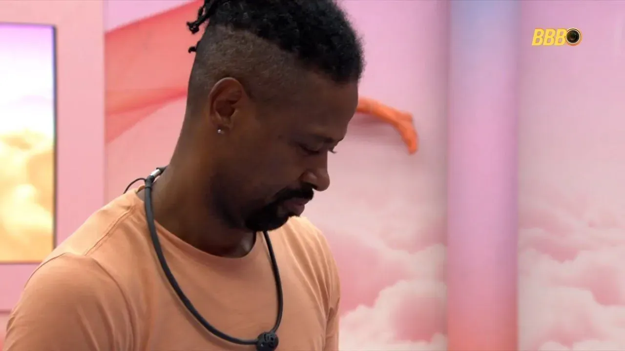 Boneco retorna ao Quarto dos Eternos após susto médico no BBB 26