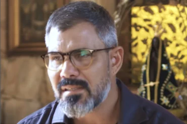 Juliano Cazarré recebe críticas de colegas após anunciar evento para homens