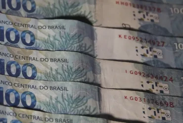 Governo propõe meta fiscal de superávit de R$ 73 bilhões para 2027