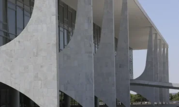 Governo amplia direitos de terceirizados com redução de jornada e auxílio-creche