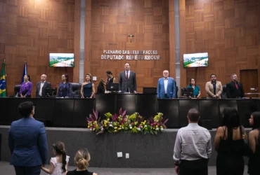 Homenagens marcam sessão da ALMT em Mato Grosso