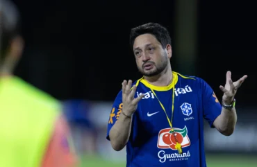 Brasil feminino: Arthur Elias projeta duelo