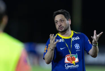 Brasil feminino: Arthur Elias projeta duelo
