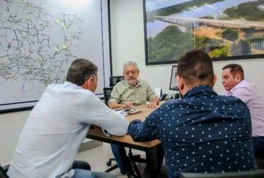 Botelho garante R$ 1,5 mi para obras em Poconé