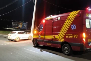 Colisão poste em Água Boa deixa motorista ferido e mobiliza Bombeiros