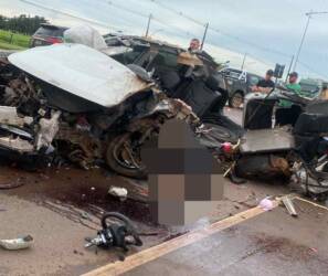 Colisão frontal mata duas pessoas na BR 163 em Sinop