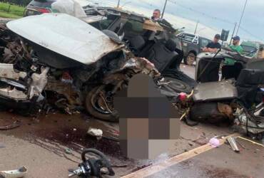 Colisão frontal mata duas pessoas na BR 163 em Sinop