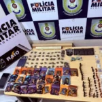 Equipes do Raio prendem dupla e apreendem 58 munições e entorpecentes no bairro Canjica em Cuiabá