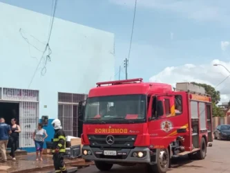 Corpo de Bombeiros controla princípio de incêndio em loja de eletrônicos em Cáceres