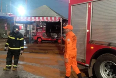 Incêndio trailer é controlado em Várzea Grande