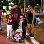 Família venezuelana celebra aniversário de Cuiabá no primeiro dia de festa