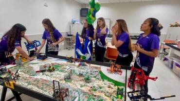 De Várzea Grande para o mundo jovens de MT embarcam para o Mundial de Robótica nos EUA