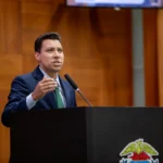 Deputado Alex Sandro reassume vaga na ALMT com foco no combate à violência doméstica