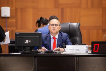 Fabinho cobra solução para despejo de 700 famílias em VG