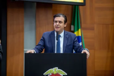 Educação: deputado cobra obras em escolas de Rondonópolis