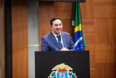 Professores de MT têm cobrança por igualdade de benefícios