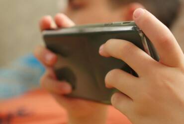 ECA Digital amplia controle e eleva classificação de redes sociais, jogos e programas de TV no Brasil (1)