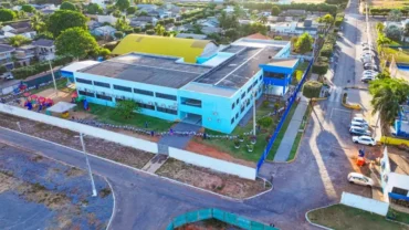 Escolas municipais de Lucas do Rio Verde operam sem AVCB visível e geram preocupação sobre segurança