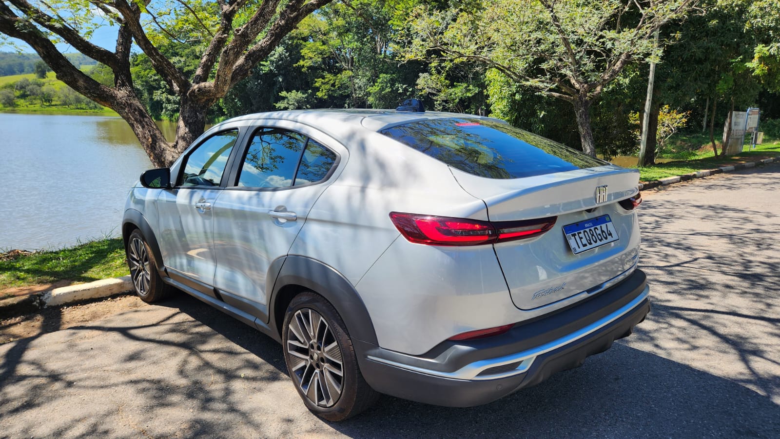 Fiat Fastback 2026 aposta na eletrificação leve para crescer no mercado Divulgação (26)