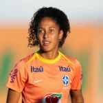 Gi Fernandes celebra retorno à Seleção Feminina