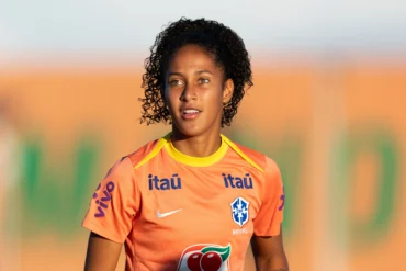 Gi Fernandes celebra retorno à Seleção Feminina