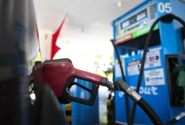 Governo propõe reduzir impostos sobre combustíveis com receitas extras do petróleo