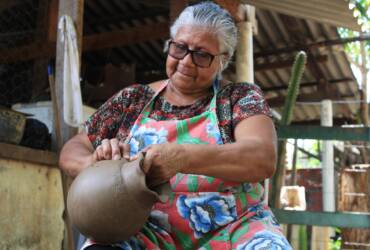 Sesc Arsenal inaugura exposição “Saberes que vem do barro” em homenagem a ceramistas de Cuiabá