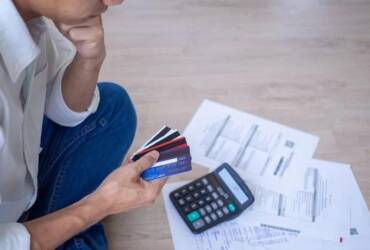 Inadimplência recorrente cresce no Brasil e recuperação de crédito perde força, aponta indicador