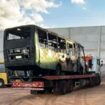 Ônibus é consumido pelo fogo na BR-364