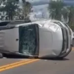 Capotamento de caminhonete na Estrada da Guia deixa duas crianças feridas