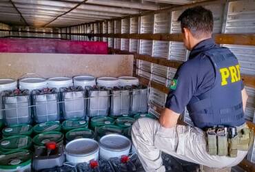 PRF apreende carga de óleo avaliada em R$ 470 mil na BR 364 em Mato Grosso