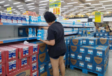 Prévia da inflação de abril fica em 0,89%, puxada por alimentos e bebidas