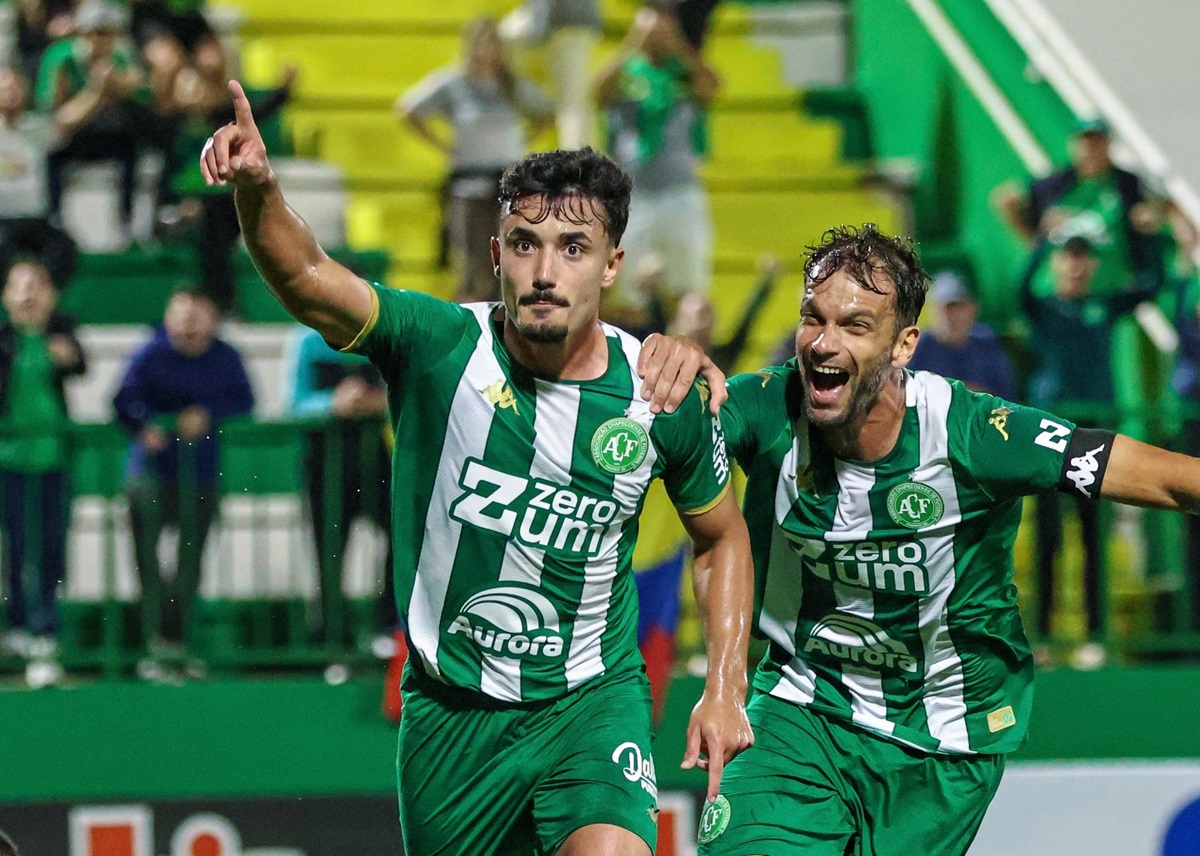 Athletico Paranaense x Chapecoense: onde assistir ao vivo, escalações e tudo sobre o duelo do Brasileirão. Imagem: Rafael Bressan/ACF