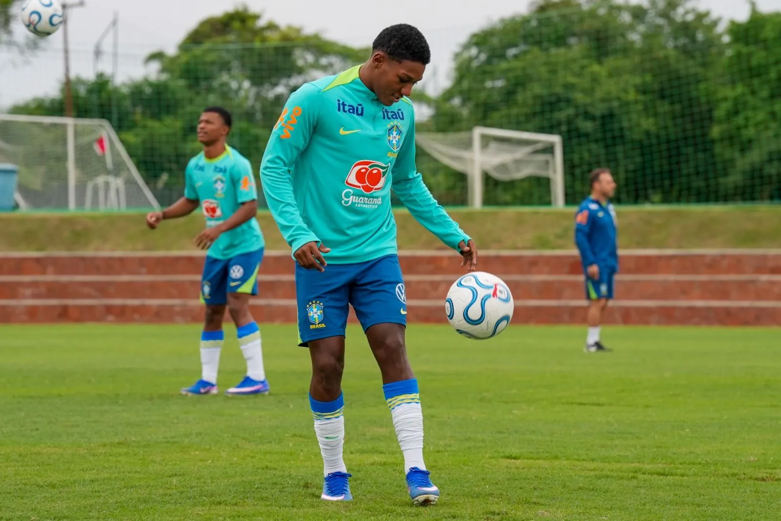 Seleção Sub-17 embala e mira clássico com Argentina