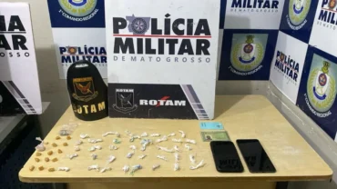Drogas apreendidas com o suspeito