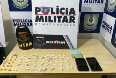 Drogas apreendidas com o suspeito