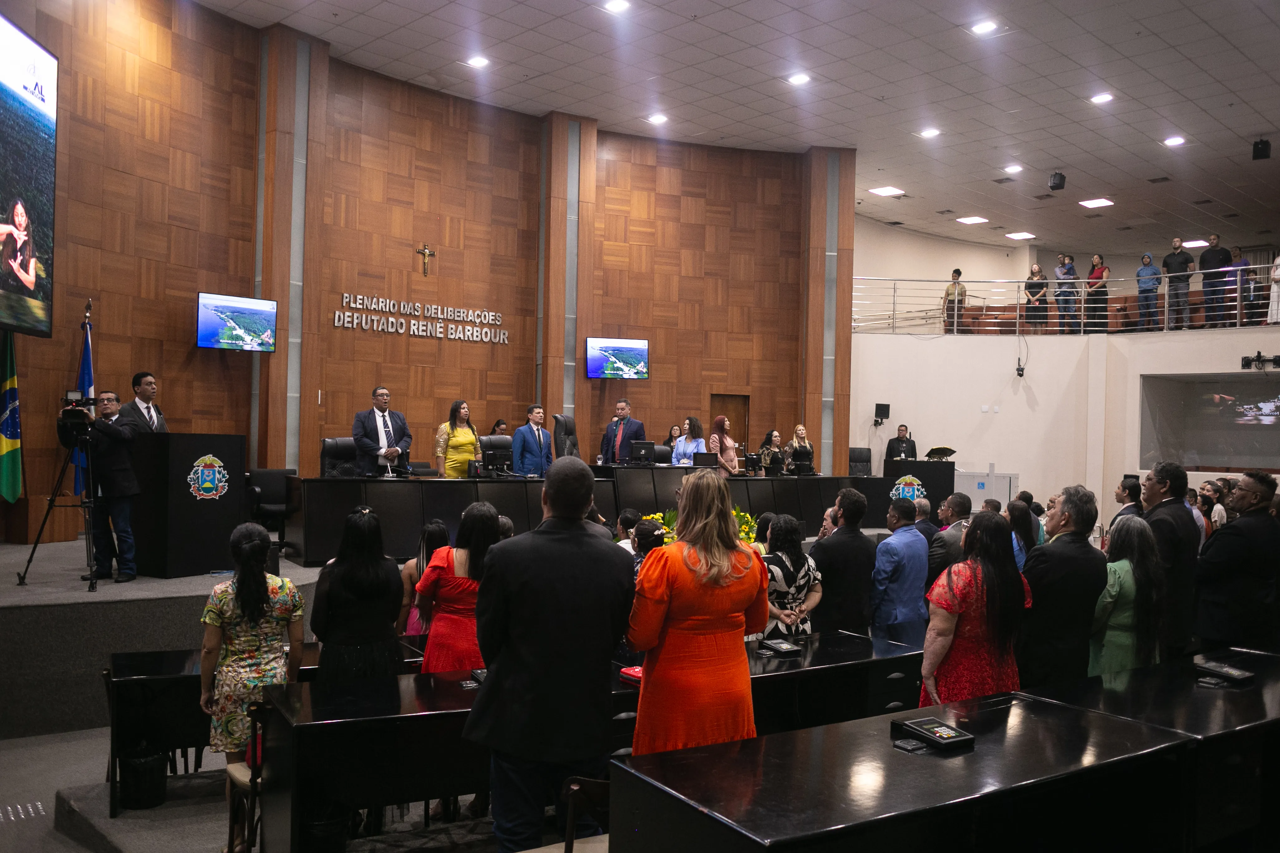 ALMT homenageia pastores e obreiros evangélicos