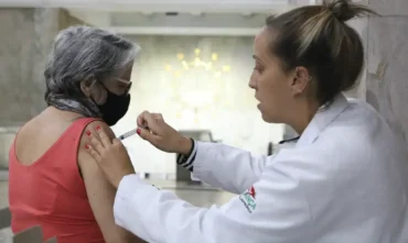 Butantan abre inscrições para vacina da gripe em idosos