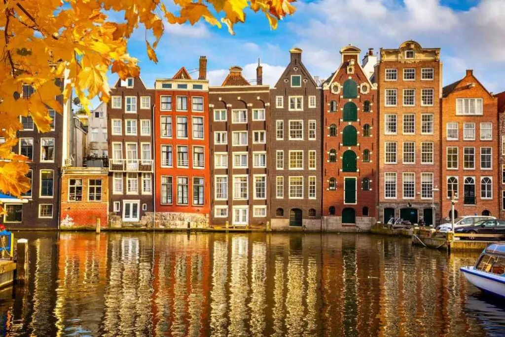 Amsterdam autumn scaled