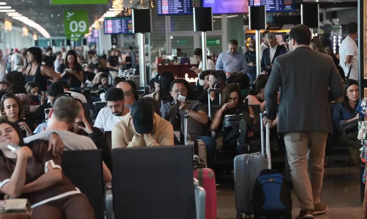 Congonhas: Aeroporto de Congonhas vai operar até meia-noite após pane