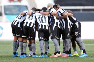 Racing x Botafogo: onde assistir, horário e tudo sobre o duelo pela Sul-Americana. Imagem: Vitor Silva/BFR