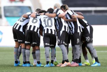 Racing x Botafogo: onde assistir, horário e tudo sobre o duelo pela Sul-Americana. Imagem: Vitor Silva/BFR