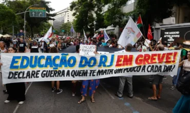 Greve de professores do Rio de Janeiro paralisa escolas por 24 horas