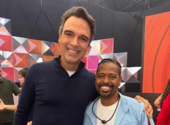 Leandro posa com Tadeu Schmidt após BBB 26 e repercute encontro