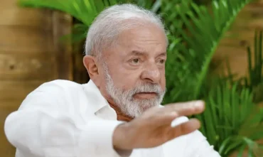 Lula anuncia anulação de leilão da Petrobras que elevou preço do gás