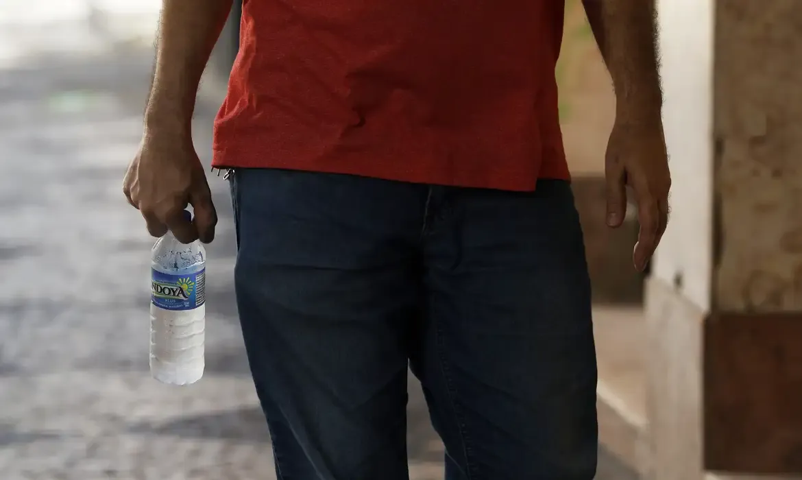 Calor intenso leva Inmet a emitir alerta de grande perigo em quatro estados