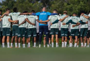 Cuiabá x Ceará: onde assistir, escalações e tudo sobre o duelo equilibrado da Série B 2026. Imagem: AssCom Dourado