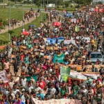 Indígenas ocupam a Esplanada e protestam contra decisões do Congresso